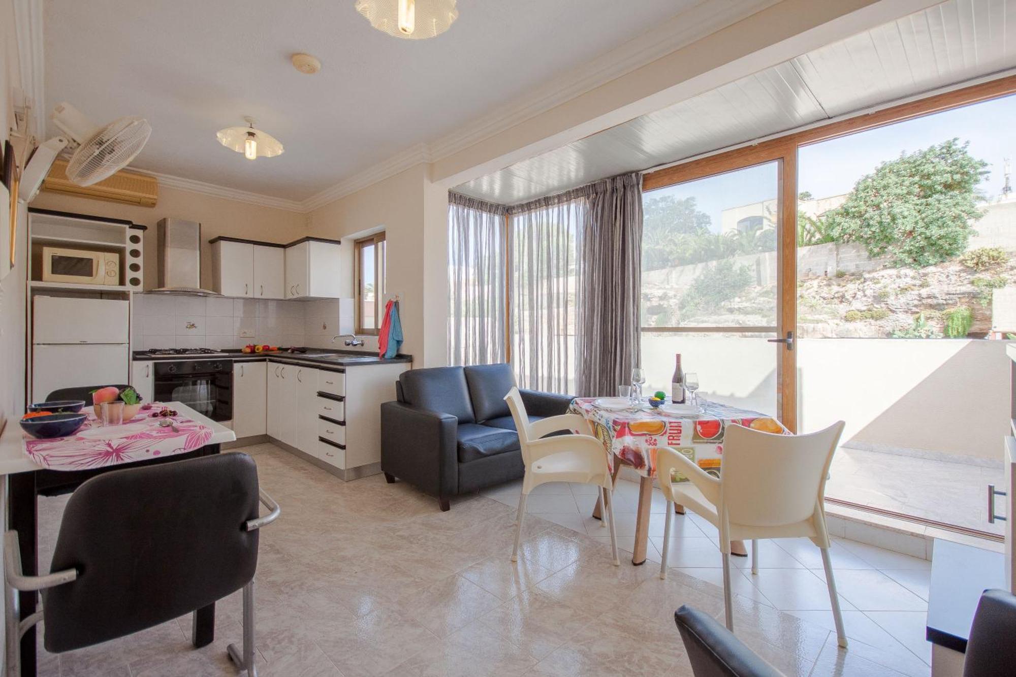 Pool & Sea Merill Apartments Mellieħa Rum bild