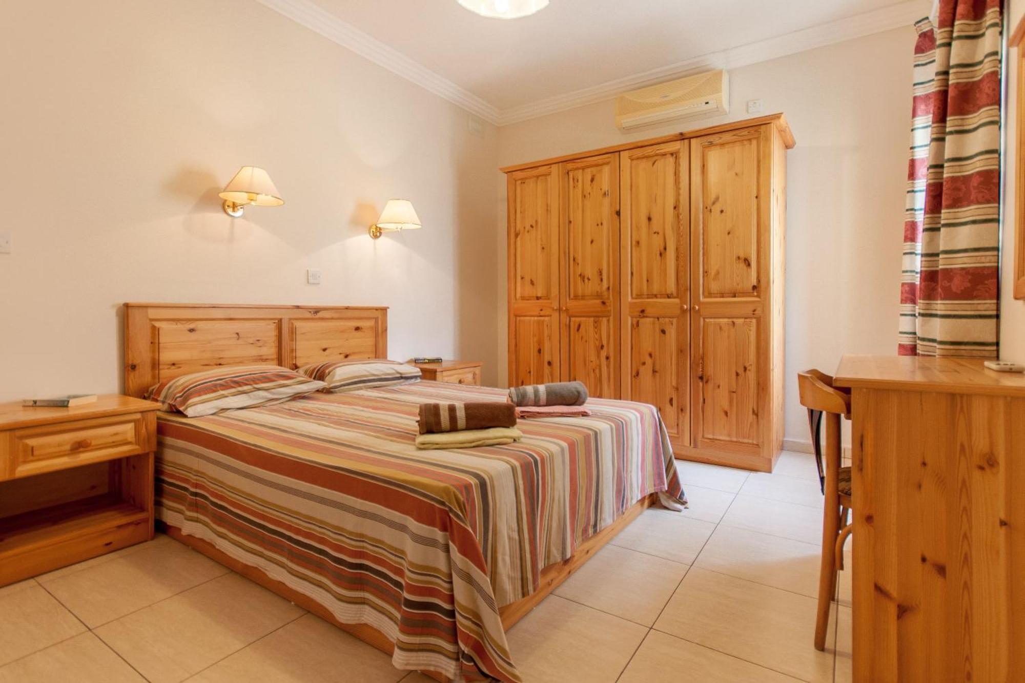 Pool & Sea Merill Apartments Mellieħa Rum bild